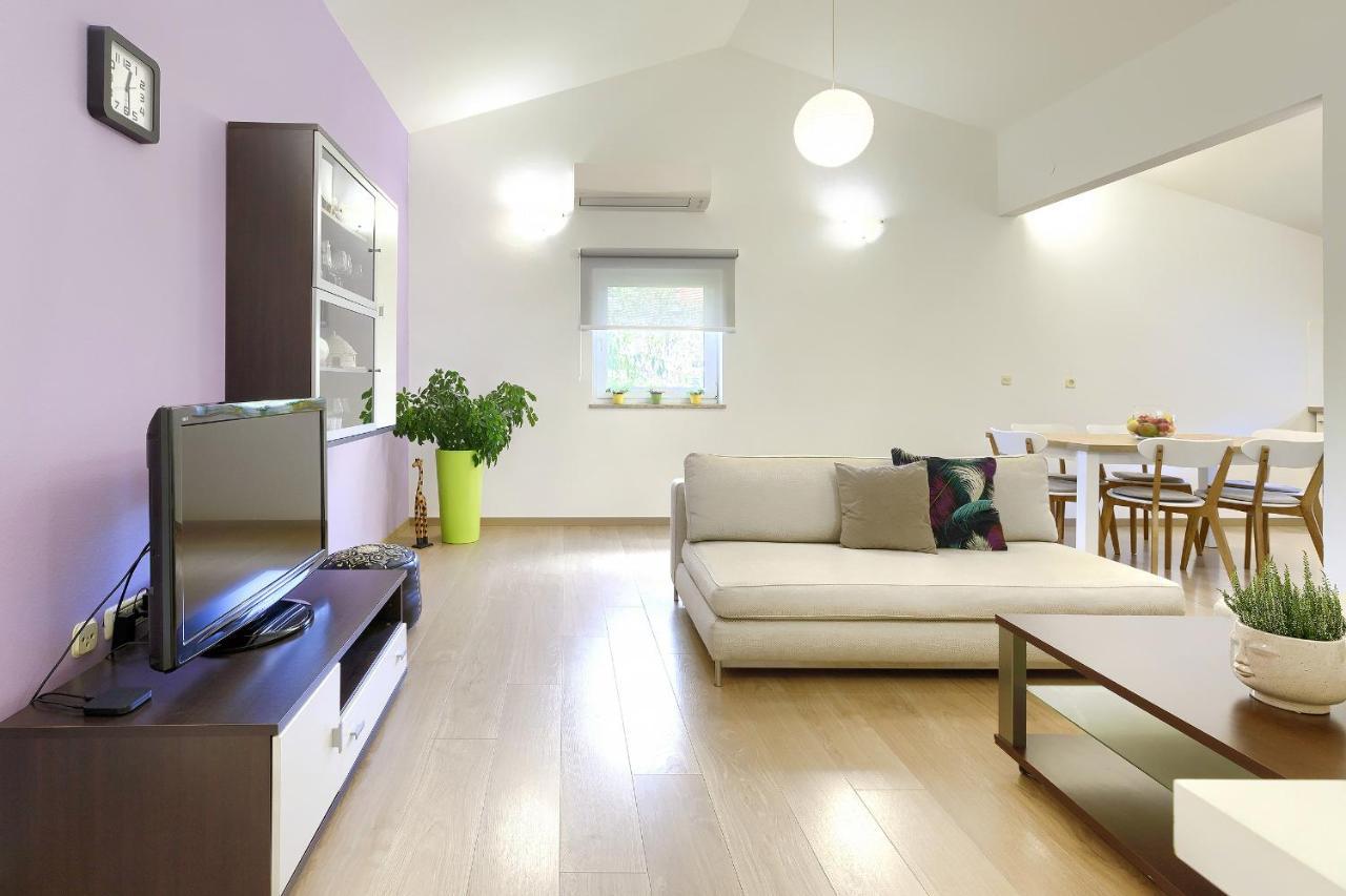 Homestay Pula Luaran gambar